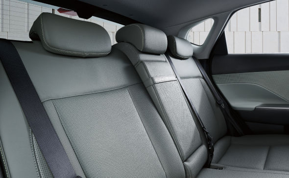 2nd-row seatback 2-step latch